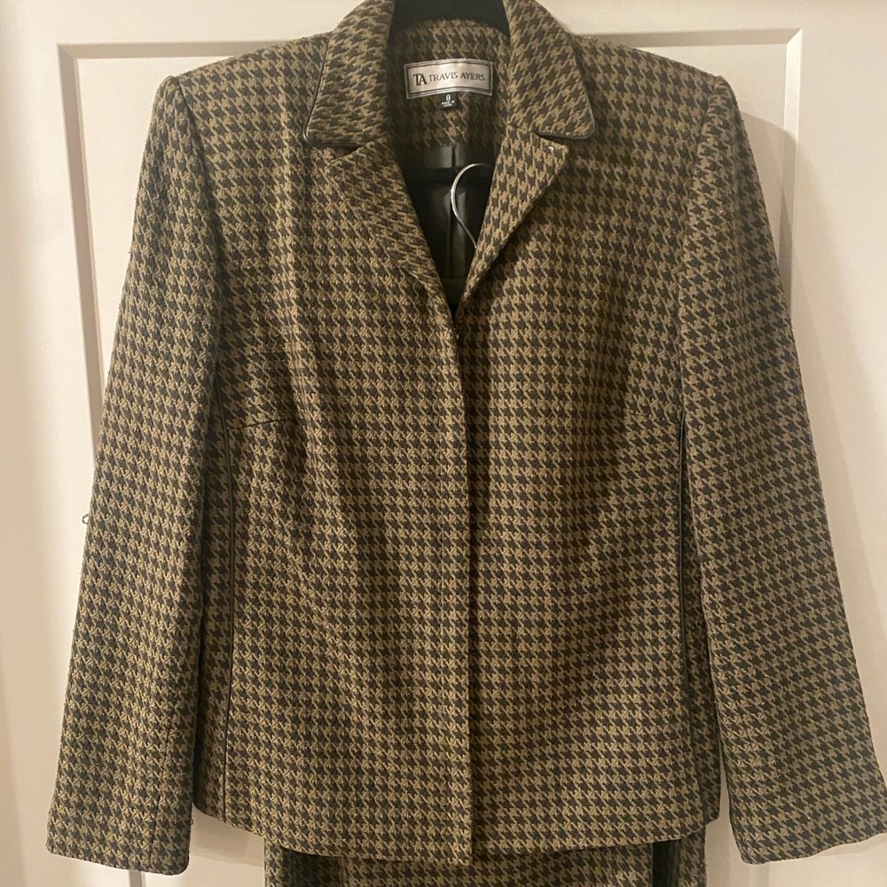 Vintage olive green houndstooth skirt suit set